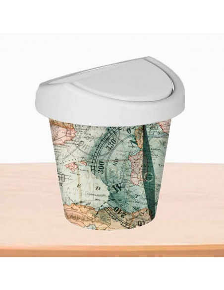 Mini papelera redonda con tapa giratoria de plástico con diseño de mapamundi. Oficina, escritorio, estudio. 17 x 16 cm
