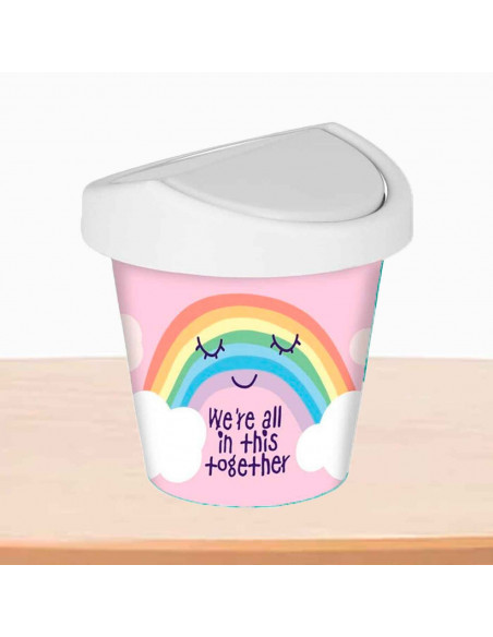 Mini papelera rosa redonda con tapa giratoria de plástico con diseño de arcoíris. Oficina, escritorio, estudio. 17 x 16 cm